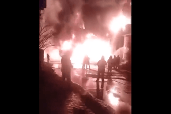 (VIDEO) Dronovi napali vojnu bazu u Iranu, odjekivale eksplozije (VIDEO) Dronovi napali vojnu bazu u Iranu, odjekivale eksplozije