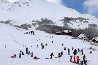 Objavljen cjenovnik: Evo koliko koštaju karte na crnogorskim skijalištima