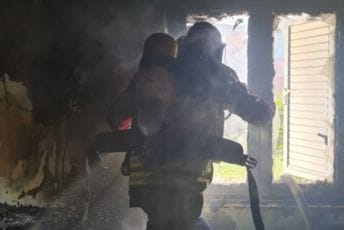 Herceg Novi: Gorio stambeni objekat u Kumboru, pas se ugušio Herceg Novi: Gorio stambeni objekat u Kumboru, pas se ugušio