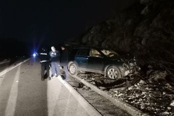 Saobraćajna nezgoda u mjestu Drenovštice, povrijeđeno više lica Saobraćajna nezgoda u mjestu Drenovštice, povrijeđeno više lica