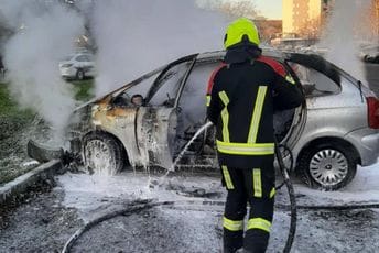Podgorica: Izgorjelo vozilo na Zabjelu, na drugom materijalna šteta Podgorica: Izgorjelo vozilo na Zabjelu, na drugom materijalna šteta