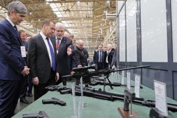 Medvedev: Spemni smo da upotrebimo sve vrste oružja, planuće sva Ukrajina