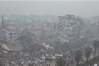 Uznemirujuće: Snimak razaranja koje je zemljotres ostavio u Dijarbakiru Uznemirujuće: Snimak razaranja koje je zemljotres ostavio u Dijarbakiru