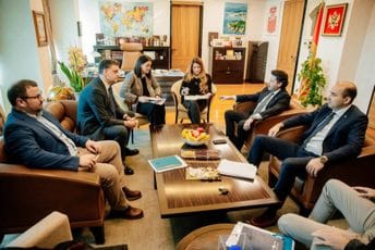 Vlada će pristanište Pine ustupiti na korišćenje Opštini Tivat Vlada će pristanište Pine ustupiti na korišćenje Opštini Tivat