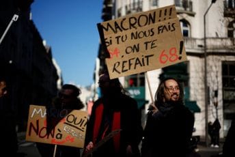 U Francuskoj ministri pozvani da do daljeg ne putuju po zemlji U Francuskoj ministri pozvani da do daljeg ne putuju po zemlji