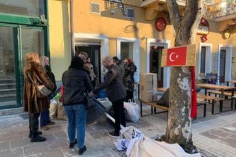 Veliki odziv građana za pomoć Turskoj: Najpotrebnija ćebad, jorgani, odjeća... Veliki odziv građana za pomoć Turskoj: Najpotrebnija ćebad, jorgani, odjeća...