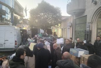 Građani Turske koji žive u CG organizovali akciju: U Hercegovačkoj prikupljaju pomoć za zemljotresom pogođena područja Građani Turske koji žive u CG organizovali akciju: U Hercegovačkoj prikupljaju pomoć za zemljotresom pogođena područja