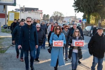 Demokrate predale listu za izbore u Tuzima: Na čelu Štjefan Camaj Demokrate predale listu za izbore u Tuzima: Na čelu Štjefan Camaj