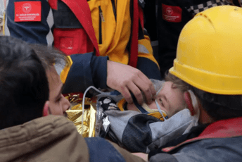 Osmogodišnji dječak spašen nakon više od 80 sati provedenih pod ruševinama Osmogodišnji dječak spašen nakon više od 80 sati provedenih pod ruševinama