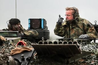 Visoki zvaničnici predložili da Njemačka vrati obavezni vojni rok Visoki zvaničnici predložili da Njemačka vrati obavezni vojni rok