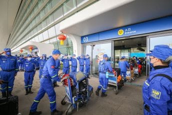 Kineski tim u Turskoj izvukao trudnicu ispod ruševina Kineski tim u Turskoj izvukao trudnicu ispod ruševina