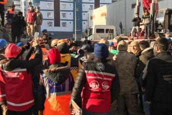 "Bilo je sukoba": Austrijska vojska suspendovala svoje operacije spašavanja u Turskoj "Bilo je sukoba": Austrijska vojska suspendovala svoje operacije spašavanja u Turskoj