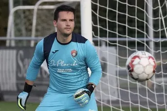 Tragedija u Belgiji: Golman odbranio penal pa preminuo tokom slavlja sa saigračima Tragedija u Belgiji: Golman odbranio penal pa preminuo tokom slavlja sa saigračima