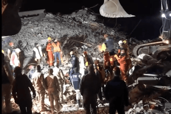 (VIDEO) Žena izvučena 170 sati nakon zemljotresa, dječak bio zatočen 163 sata (VIDEO) Žena izvučena 170 sati nakon zemljotresa, dječak bio zatočen 163 sata