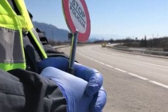 Podgorica: Ignorisao znak "stop", izazvao udes, pobjegao sa lica mjesta, bio pijan i bez važeće vozačke