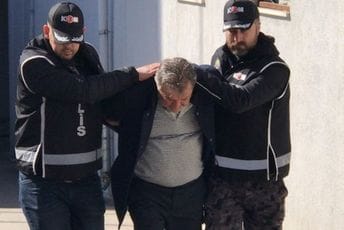 Turska: Uhapšen izvođač radova iz čije zgrade je izvučeno 70 tijela Turska: Uhapšen izvođač radova iz čije zgrade je izvučeno 70 tijela