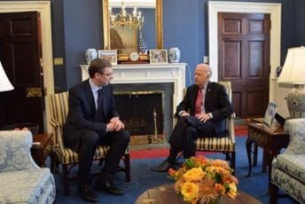 Bajden poručio Vučiću: Zajedno da pozovemo Rusiju na odgovornost Bajden poručio Vučiću: Zajedno da pozovemo Rusiju na odgovornost