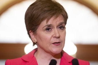 Škotska premijerka Nikola Stardžen najavila ostavku Škotska premijerka Nikola Stardžen najavila ostavku