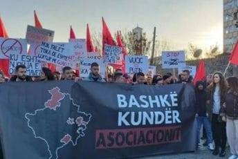 Studenti izašli na ulice Prištine: Nećemo ZSO da nas „bosnizuje“ Studenti izašli na ulice Prištine: Nećemo ZSO da nas „bosnizuje“