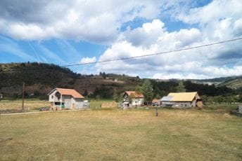 Sela u Vraneškoj dolini polako odumiru: U Kovrenu ostali samo stari i oni koji moraju Sela u Vraneškoj dolini polako odumiru: U Kovrenu ostali samo stari i oni koji moraju