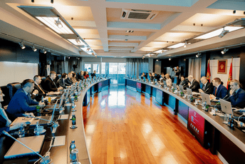 Predizborna praksa: Vlada prošle sedmice isplatila čak 134 hiljade eura na ime socijalne pomoći Predizborna praksa: Vlada prošle sedmice isplatila čak 134 hiljade eura na ime socijalne pomoći