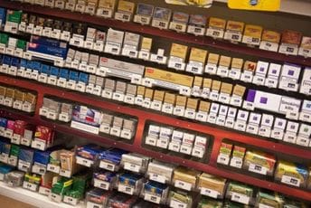 Vlada diže akcize, cigarete ponovo poskupljuju