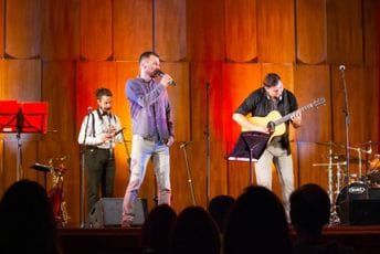 Koncert u čast Vlada Divljana: (ne)normalni i Zdenko Kolar pred nikšićkom publikom Koncert u čast Vlada Divljana: (ne)normalni i Zdenko Kolar pred nikšićkom publikom