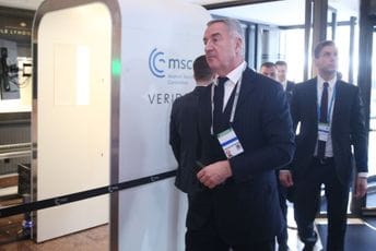 Đukanović doputovao u Minhen na otvaranje bezbjednosne konferencije Đukanović doputovao u Minhen na otvaranje bezbjednosne konferencije