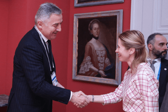 Đukanović sa Kalas: Crnoj Gori neophodan izlazak iz krize kroz vanredne izbore Đukanović sa Kalas: Crnoj Gori neophodan izlazak iz krize kroz vanredne izbore