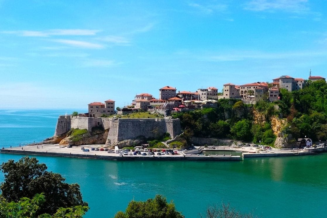 Milatović i Mandić uputili čestitke povodom Dana Opštine Ulcinj