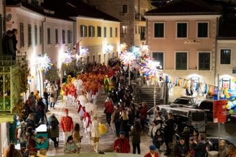 Oko 15 hiljada posjetilaca na otvaranju 54. Praznika mimoze Oko 15 hiljada posjetilaca na otvaranju 54. Praznika mimoze