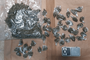 Škaljari: Mladić uhapšen zbog ulične prodaje marihuane Škaljari: Mladić uhapšen zbog ulične prodaje marihuane