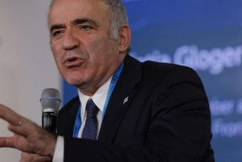 Kasparov: Pobjeda Ukrajine preduslov demokratske tranziciji u Rusiji Kasparov: Pobjeda Ukrajine preduslov demokratske tranziciji u Rusiji