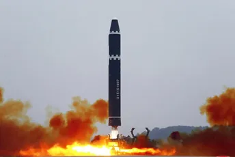 Evo i njih: U Sjevernoj Koreji održali 'lansiranje iznenađenja', kažu da je to bilo upozorenje Seulu i Vašingtonu Evo i njih: U Sjevernoj Koreji održali 'lansiranje iznenađenja', kažu da je to bilo upozorenje Seulu i Vašingtonu