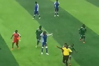 Ogorčene fudbalerke pretukle sudiju (VIDEO) Ogorčene fudbalerke pretukle sudiju (VIDEO)