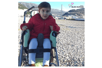 Dili je potrebna naša pomoć, pošalji 72 na 14543! Dili je potrebna naša pomoć, pošalji 72 na 14543!