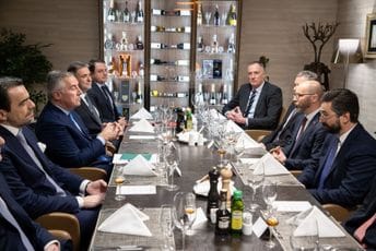 Đukanović: Politička stabilnost zanačajna za investicije i brži ekonomski razvoj Crne Gore Đukanović: Politička stabilnost zanačajna za investicije i brži ekonomski razvoj Crne Gore