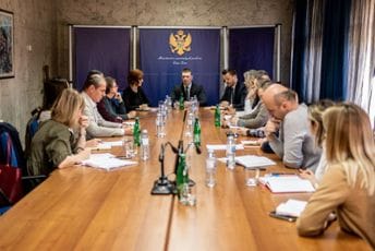 Ubrzanjem digitalne transformacije do boljih usluga za građane i privredu Ubrzanjem digitalne transformacije do boljih usluga za građane i privredu