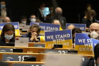 EU odobrila deseti paket sankcija Rusiji EU odobrila deseti paket sankcija Rusiji