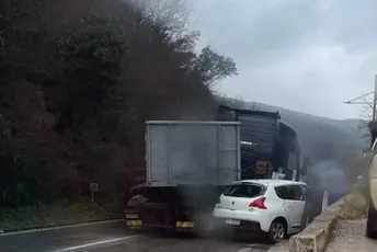 Udes na putu Kotor - Budva: Ima povrijeđenih Udes na putu Kotor - Budva: Ima povrijeđenih