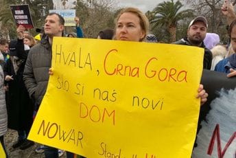 (FOTO/VIDEO) "Crna Goro hvala što si naš novi dom": Ukrajinci, Rusi i Bjelorusi obilježili u Budvi godišnjicu rata u Ukrajini (FOTO/VIDEO) "Crna Goro hvala što si naš novi dom": Ukrajinci, Rusi i Bjelorusi obilježili u Budvi godišnjicu rata u Ukrajini