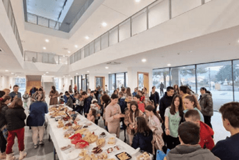 Učenici OŠ ,,Novka Ubović“ u Podgorici umjesto nastave imali proslavu ruskog praznika Učenici OŠ ,,Novka Ubović“ u Podgorici umjesto nastave imali proslavu ruskog praznika