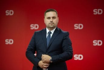 Bećirović: Podrška Đukanoviću dokaz da se SD vodi državno odgovornim a ne uskopartijskim pristupom Bećirović: Podrška Đukanoviću dokaz da se SD vodi državno odgovornim a ne uskopartijskim pristupom