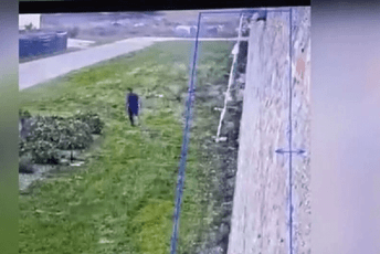 Italijanski šef mafije pobjegao iz zatvora, spustio se niz zid uz pomoć užeta od čaršava Italijanski šef mafije pobjegao iz zatvora, spustio se niz zid uz pomoć užeta od čaršava