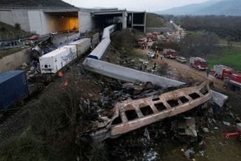 Izbori u Grčkoj u maju, vladajućoj stranci opao rejting nakon željezničke nesreće koja je odnijela desetine života Izbori u Grčkoj u maju, vladajućoj stranci opao rejting nakon željezničke nesreće koja je odnijela desetine života