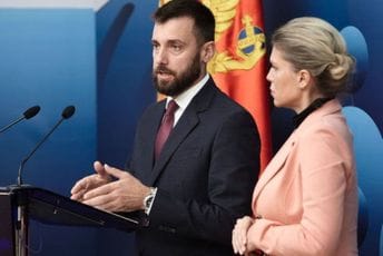 Zeković: Crnoj Gori potrebna predsjednica koja ne nosi terete bivše vlasti Zeković: Crnoj Gori potrebna predsjednica koja ne nosi terete bivše vlasti