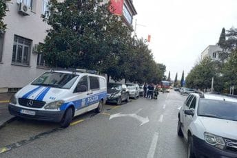 Dojava o bombi u zgradi Vrhovnog suda u Podgorici Dojava o bombi u zgradi Vrhovnog suda u Podgorici