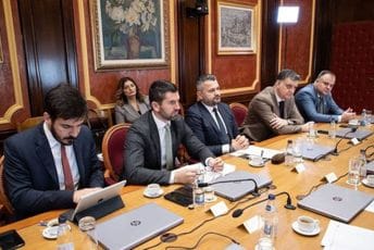 Mikijelj: Do 15. aprila imaćemo šest trajekata i bolju flotu nego "Pomorski saobraćaj" Mikijelj: Do 15. aprila imaćemo šest trajekata i bolju flotu nego "Pomorski saobraćaj"