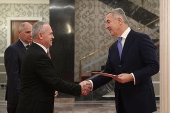 Đukanović: Odnosi Crne Gore i Sjeverne Makedonije mudro i odgovorno čuvani Đukanović: Odnosi Crne Gore i Sjeverne Makedonije mudro i odgovorno čuvani