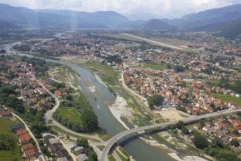 Pljačkašima Prve banke u Beranama ukupno 14 godina i tri mjeseca zatvora Pljačkašima Prve banke u Beranama ukupno 14 godina i tri mjeseca zatvora